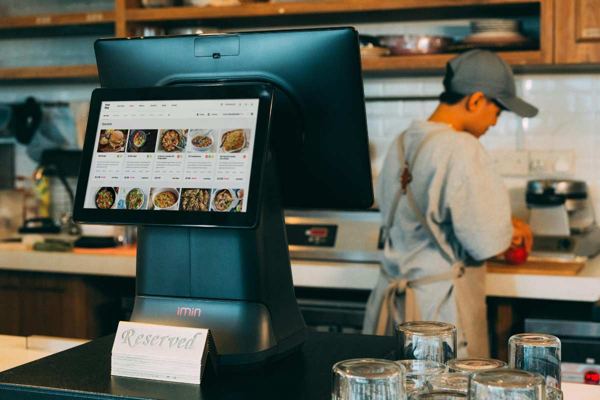 Itens de Informática Essenciais no Seu Restaurante: Tecnologia que Garante Eficiência e Sucesso
