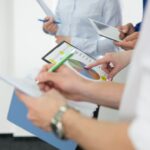 Melhor Robô Aspirador com Base Autolimpante: Pode ser Usado no Salão do Restaurante?